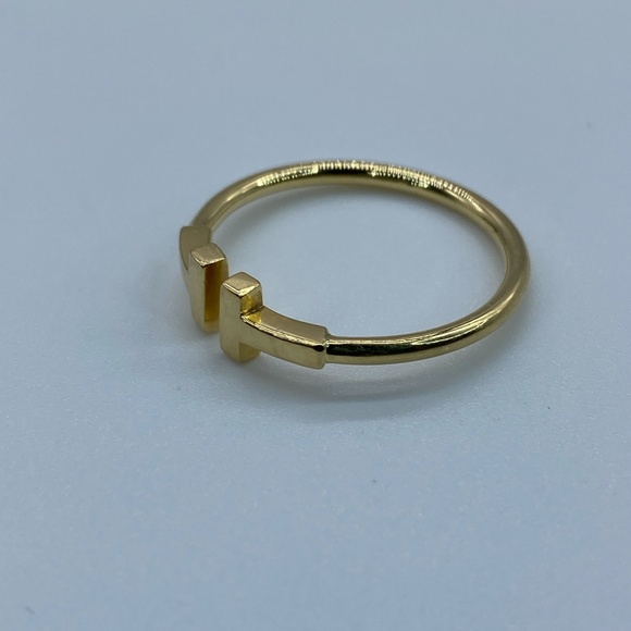 Tiffany T Wire Ring in 18k Gold - Picture 3 of 12